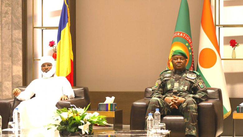 Le Niger et le Tchad renforcent leur coopération régionale lors d’une visite présidentielle marquée par la diplomatie, la culture et des enjeux cruciaux pour la stabilité du Sahel.