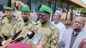 Avec NIPHAR, LANSPEX et ONPPC, le Niger renforce son système de santé en maîtrisant la fabrication, le contrôle qualité et la distribution des solutés.