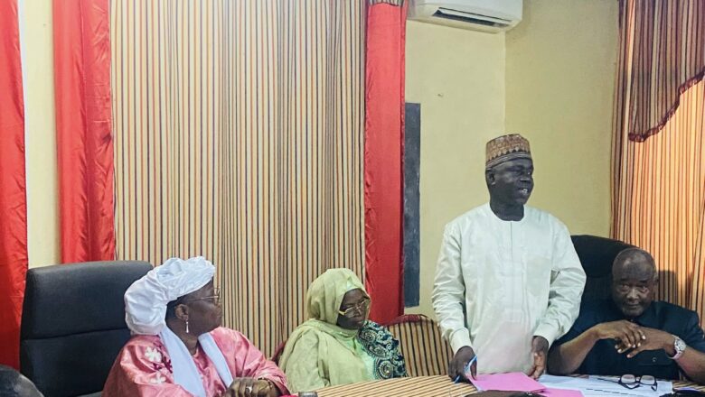 La ministre Élisabeth Shérif réceptionne le rapport d’affectation des enseignants, pierre angulaire d’une rentrée scolaire équitable