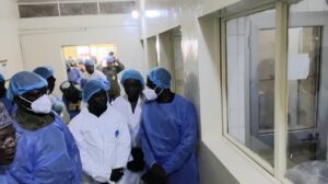 Avec NIPHAR, LANSPEX et ONPPC, le Niger renforce son système de santé en maîtrisant la fabrication, le contrôle qualité et la distribution des solutés.