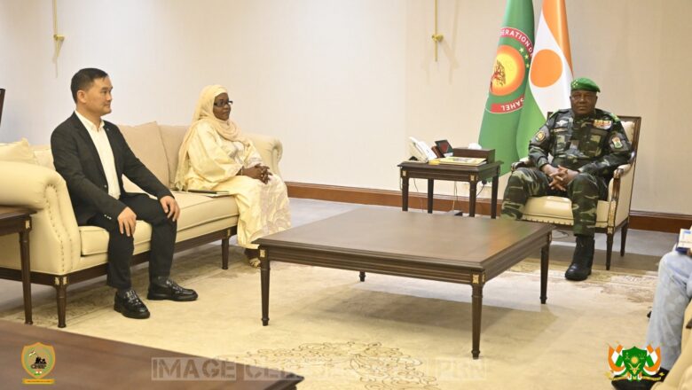 Le Président Tiani reçoit les partenaires du projet Salkadamna, un complexe charbonnier stratégique pour l’autonomie énergétique du Niger et de la région.