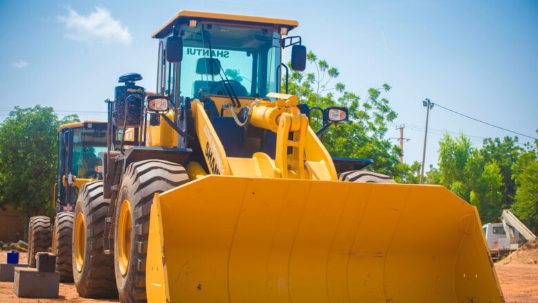 L’Entreprise Morey offre deux engins à Niamey, marquant un tournant dans la modernisation urbaine et le partenariat public-privé.