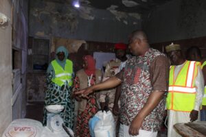 À Niamey, le gouvernement nigérien intensifie les inspections dans les boulangeries pour garantir un pain sain et conforme aux normes sanitaires. Neuf établissements ont été fermés, et des contrôles renforcés sont annoncés pour protéger les consommateurs et améliorer la sécurité alimentaire