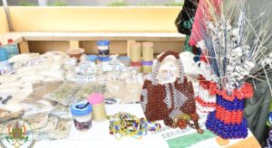 Le foyer des veuves des FDS du Niger a accueilli la délégation des épouses des FDS du Burkina Faso venue découvrir les initiatives économiques portées par les épouses des militaires. Une visite marquée par l’exemplarité territoriale et la valorisation du rôle des femmes dans la refondation nationale.