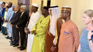 L’ambassadeur égyptien reçoit la distinction de Commandeur de l’Ordre du Mérite du Niger pour son rôle dans le renforcement des relations bilatérales.