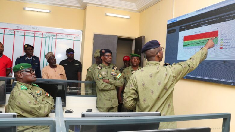 Le ministre d’État Mohamed Toumba a visité la Direction Générale de l’État Civil et celle de la Protection Civile à Niamey.
