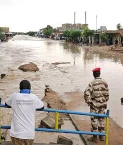 Les habitants d’Agadez sont invités à éviter les zones inondées et à suivre les consignes de sécurité après des précipitations records.