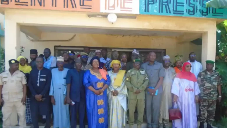 À Dosso, un atelier régional forme les autorités municipales à détecter et contrer la désinformation pour renforcer la paix et la cohésion communautaire.