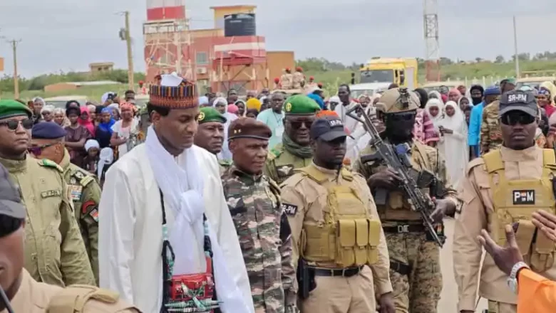 À Tahoua, le Premier Ministre lance la Conférence nationale des cadres territoriaux pour refonder l’administration publique du Niger. Une mobilisation populaire et institutionnelle inédite.