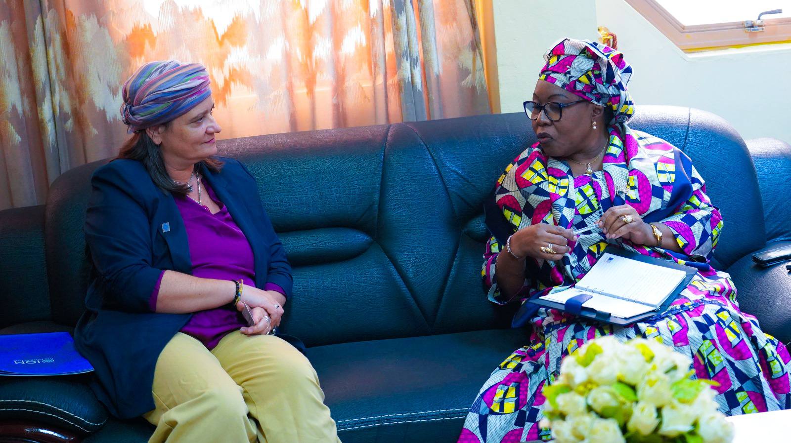 À Niamey, l’OIM et la ministre nigérienne de l’Action Sociale ont renforcé leur partenariat pour améliorer la protection sociale et l’aide humanitaire. Une coopération stratégique au service des communautés fragilisées.