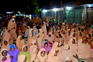 La nuit du 4 au 5 septembre 2025, Agadez a célébré le Maouloud 1447 avec ferveur. Le Gouverneur Ibra Boulama Issa a conduit une délégation 