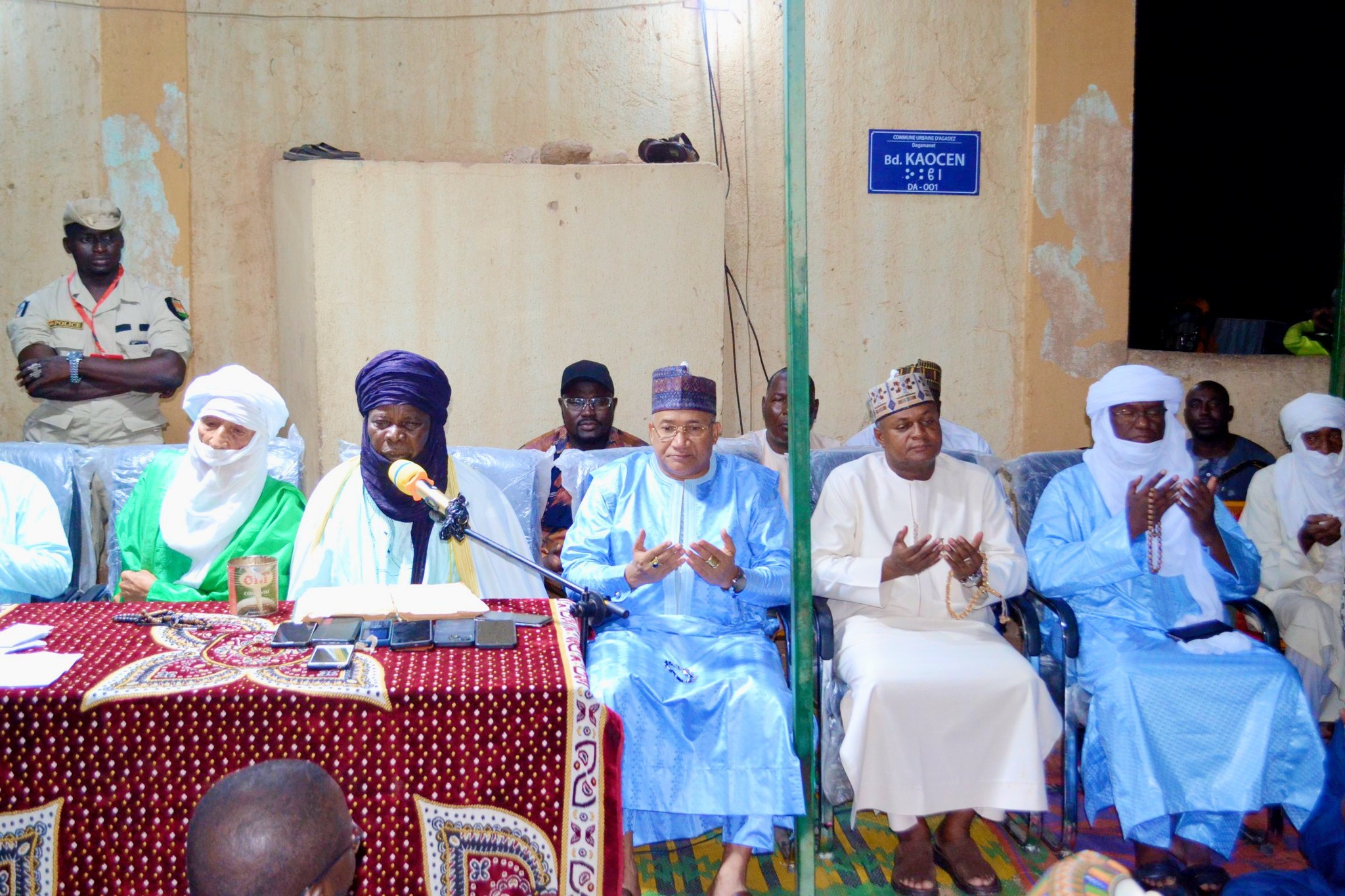 La nuit du 4 au 5 septembre 2025, Agadez a célébré le Maouloud 1447 avec ferveur. Le Gouverneur Ibra Boulama Issa a conduit une délégation