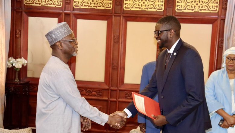 À Niamey, le Niger accueille trois nouveaux ambassadeurs et renforce sa coopération diplomatique et humanitaire. Une cérémonie symbolique