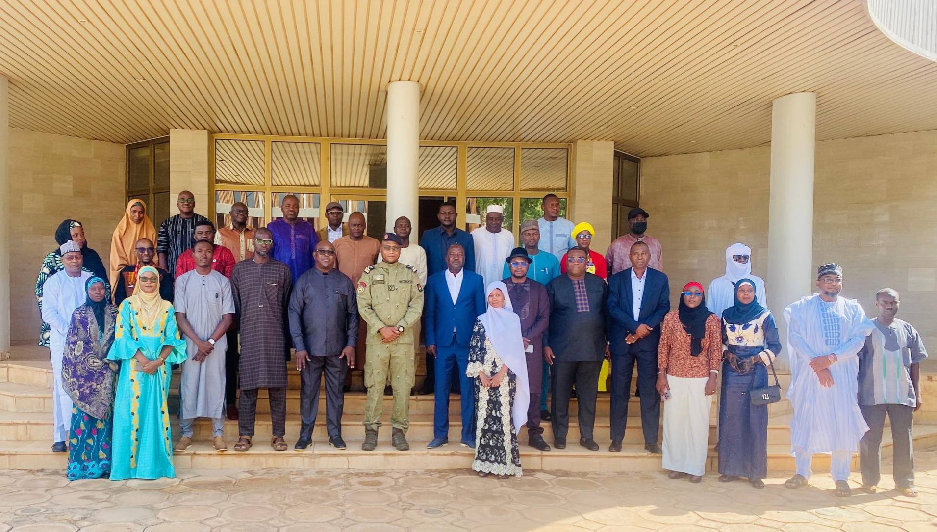 À Niamey, un atelier national réunit des journalistes des huit régions pour les outiller sur les enjeux de la décentralisation et de la bonne gouvernance, avec l’appui du ProDec/GIZ et du Réseau des Journalistes en Décentralisation.