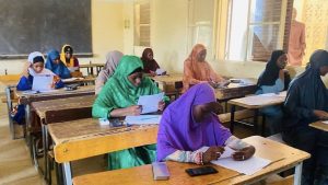 À Niamey, 610 jeunes filles participent au concours d’entrée du Lycée Scientifique des Filles, une initiative portée par le ministère de l’Éducation pour promouvoir l’autonomisation par les sciences et bâtir un avenir durable.