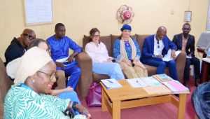 À Agadez, l’UNHCR, l’OIM et le Niger lancent une coopération régionale innovante pour protéger migrants et réfugiés sur les routes du désert.