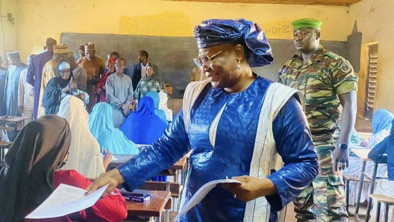 À Niamey, 610 jeunes filles participent au concours d’entrée du Lycée Scientifique des Filles, une initiative portée par le ministère de l’Éducation pour promouvoir l’autonomisation par les sciences et bâtir un avenir durable.