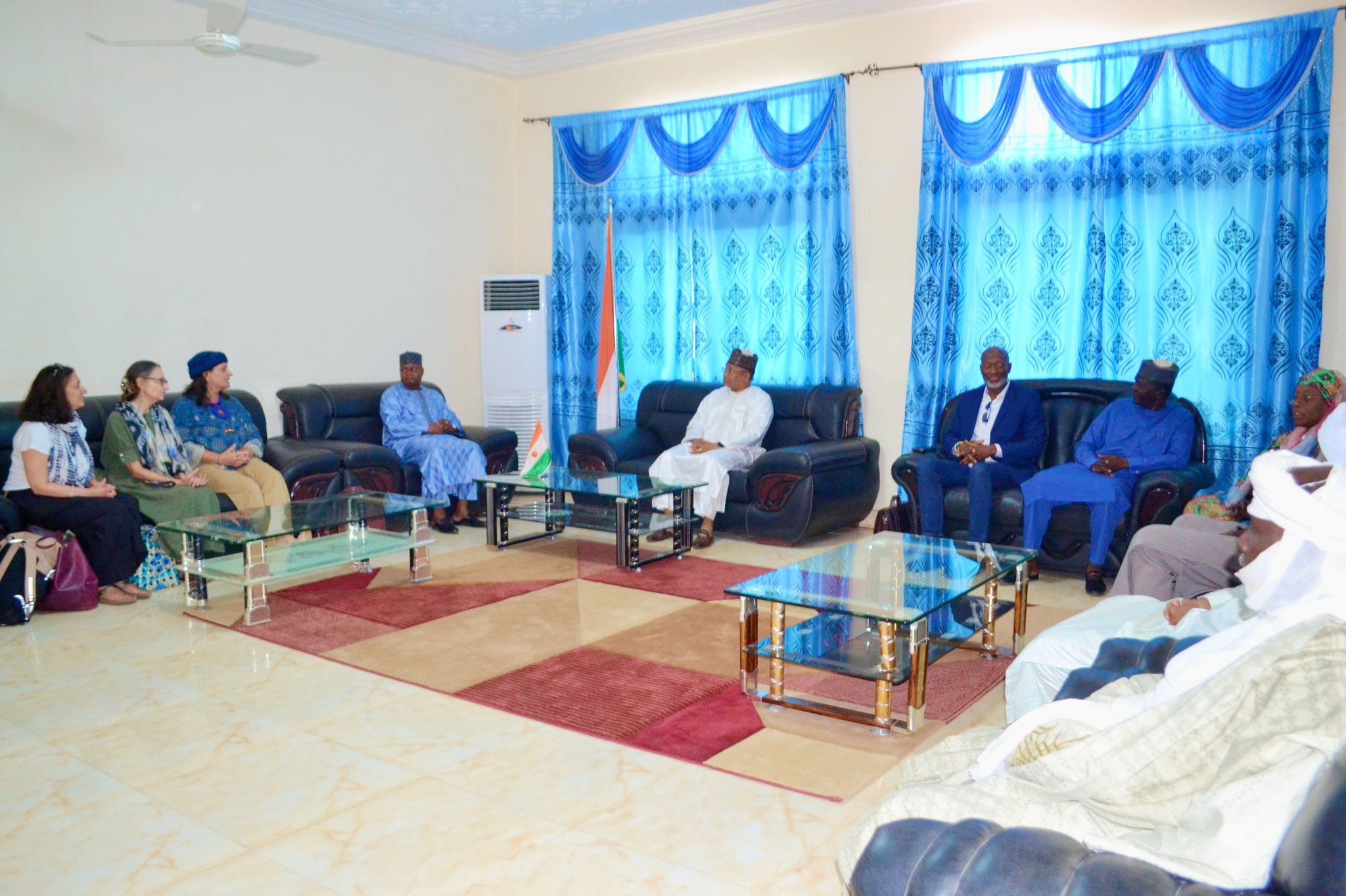 À Agadez, l’UNHCR et l’OIM concluent une mission conjointe de 48 heures saluée par les autorités locales. Cette coopération stratégique...