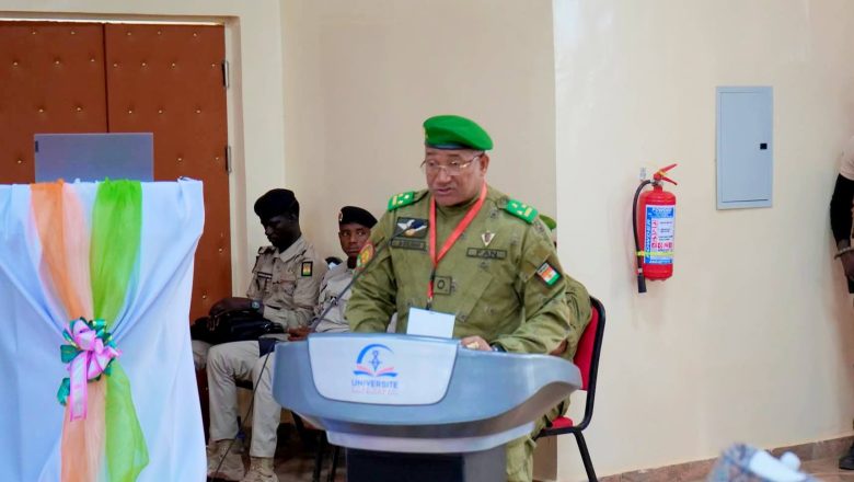 À Tahoua, lors de la Conférence des Cadres de l’Administration Territoriale, le Gouverneur d’Agadez a présenté un bilan ambitieux et une vision stratégique, affirmant le rôle central de sa région dans la refondation et l’unité nationale du Niger.