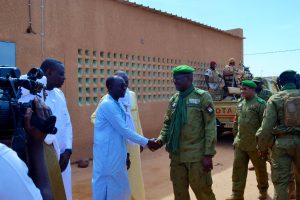 Le Ministre de la Santé du Niger, Garba Hakimi, a mené une visite de 72 heures à Agadez pour renforcer les infrastructures sanitaires. 