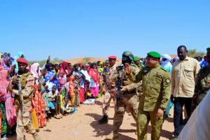 Le Gouverneur d'Agadez, le Général Ibra Boulama Issa, a récemment conduit une mission officielle dans le village d'Indoudou. 