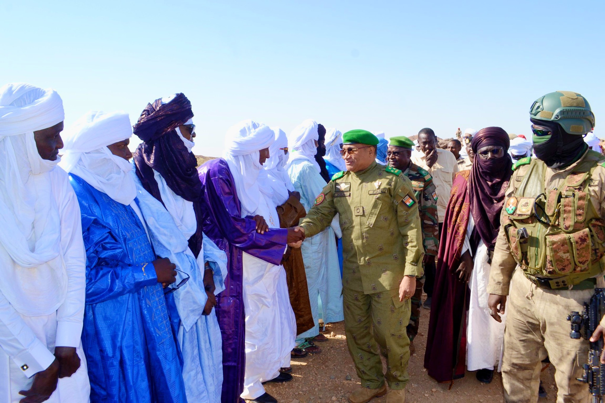 Le Gouverneur d'Agadez, le Général Ibra Boulama Issa, a récemment conduit une mission officielle dans le village d'Indoudou.