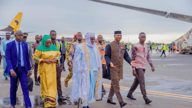 Réunis à Ouagadougou, les présidents des parlements de l’AES travaillent à la création d’un parlement confédéral. Objectif : renforcer l’unité sahélienne face aux défis sécuritaires, climatiques et politiques.