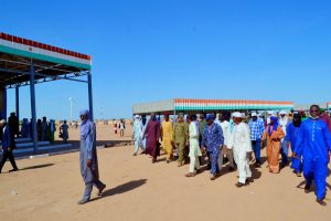  Le Général Ibra Boulama Issa a visité les sites où sont en cours les préparatifs de la Cure salée à Ingall. Ce rendez-vous culturel et pastoral emblématique du Sahara nigérien s’annonce comme un carrefour de résilience, d’économie et de mémoire.