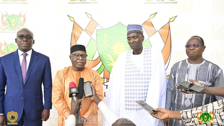 Le Président Tiani a reçu une délégation académique de l’AES et du Togo pour lancer un forum sur la recherche scientifique et l’innovation. Une alliance intellectuelle pour renforcer la résilience du Sahel.