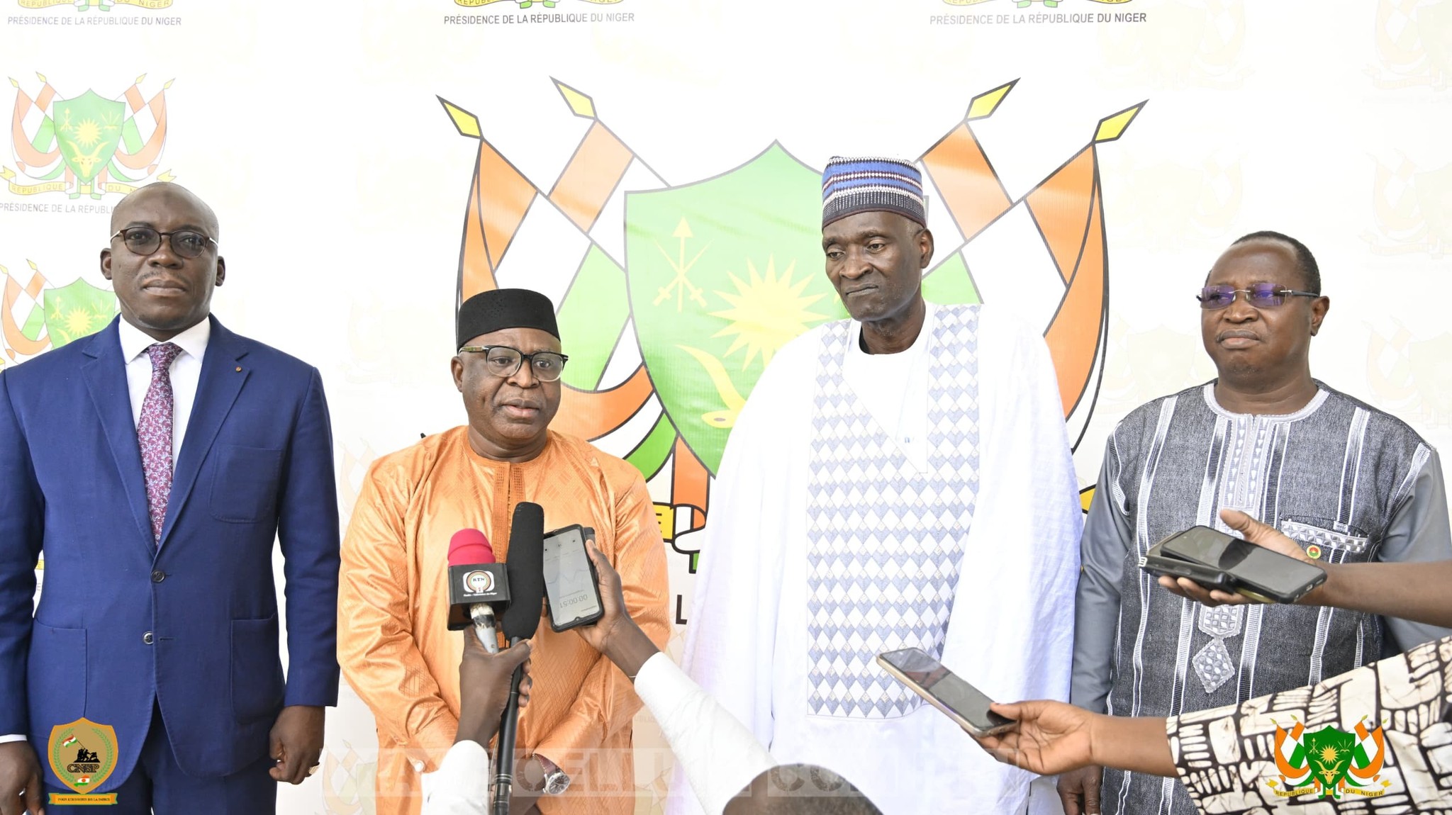 Le Président Tiani a reçu une délégation académique de l’AES et du Togo pour lancer un forum sur la recherche scientifique et l’innovation. Une alliance intellectuelle pour renforcer la résilience du Sahel.