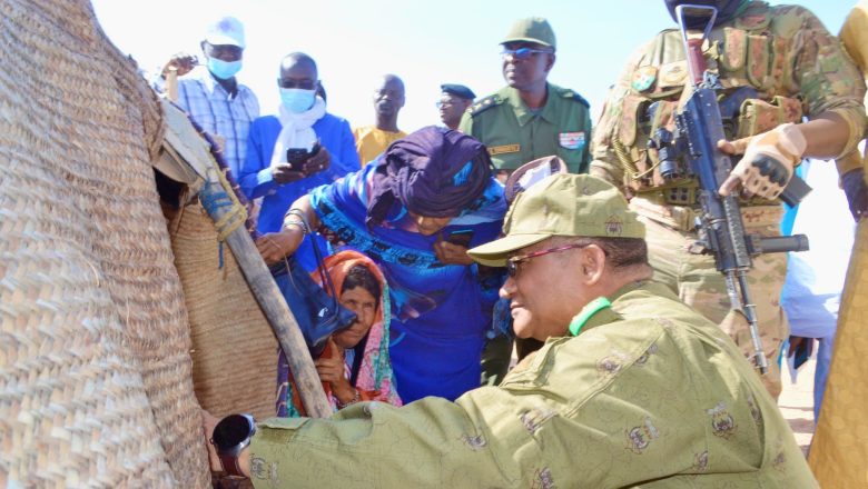 Le Général Ibra Boulama Issa a visité les sites où sont en cours les préparatifs de la Cure salée à Ingall. Ce rendez-vous culturel et pastoral emblématique du Sahara nigérien s’annonce comme un carrefour de résilience, d’économie et de mémoire.