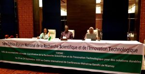 Clôturé à Niamey, le FNRSIT 2025, couplé au salon « 100 % Made in Niger », a réuni experts sahéliens et partenaires internationaux.