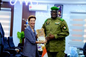 Le Ministre d’État Mohamed Toumba a reçu la délégation de la Banque Mondiale pour finaliser la restructuration du projet WURI-Niger. 