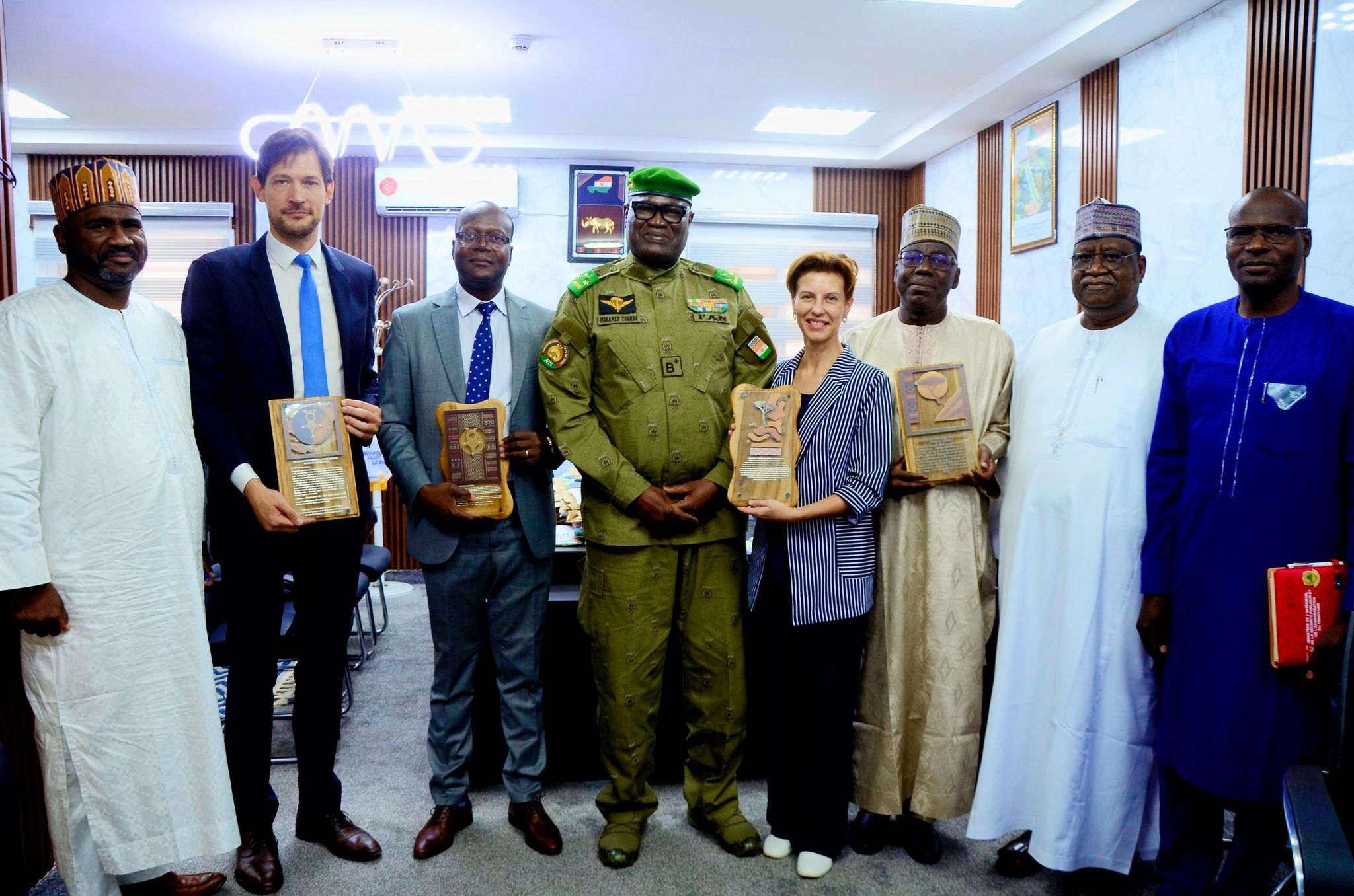 Le Ministre d’État Mohamed Toumba a reçu la délégation de la Banque Mondiale pour finaliser la restructuration du projet WURI-Niger.