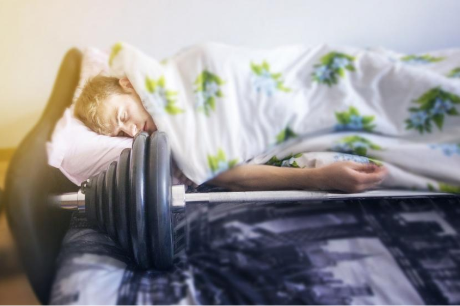 Le rôle du sommeil et de la récupération chez les haltérophiles