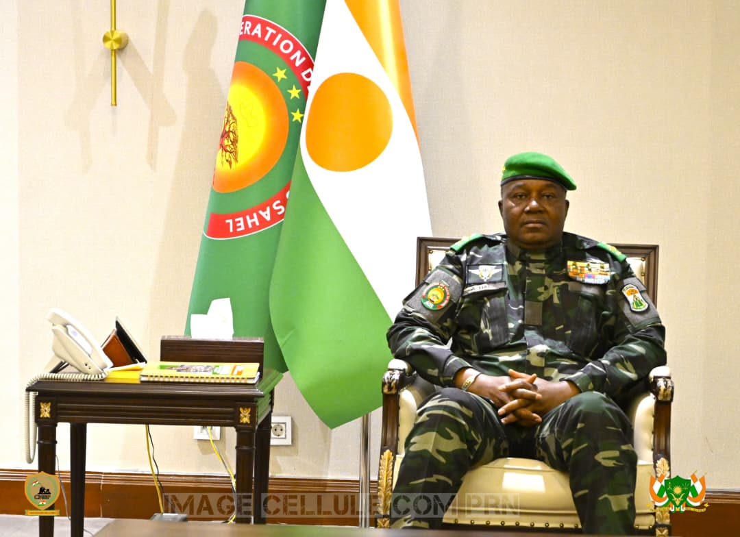 Le Président du Niger a reçu les ministres de la Justice de l’AES à Niamey. Objectif : renforcer la coopération judiciaire et les droits humains au cœur du Sahel, dans un contexte de souveraineté régionale affirmée.