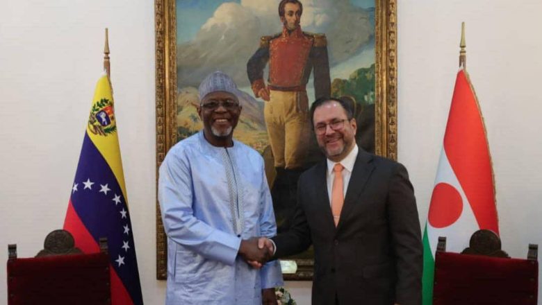 Diplomatie Sud-Sud : Coopération entre le Niger et Venezuela, Yaou Sangaré Bakary en visite officielle à Caracas pour renforcer les partenariats bilatéraux et célébrer 20 ans d’amitié.