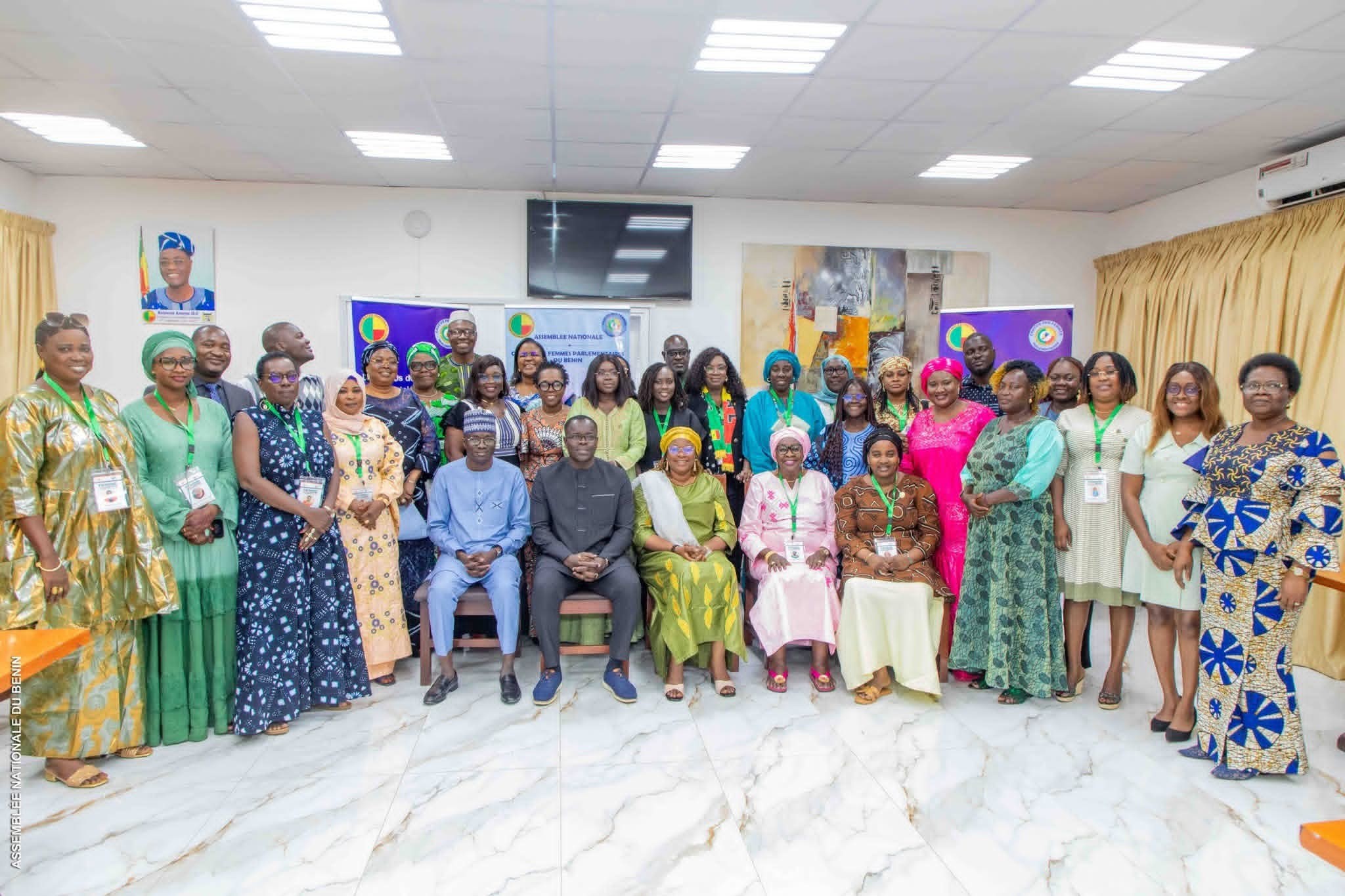 Rencontre Caucus femmes parlementaires Bénin AES : des élues du Sahel saluent les avancées du Bénin et explorent les leviers du leadership