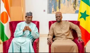 Ali Mahaman Lamine Zeine participe au Forum Invest in Sénégal aux côtés d’Ousmane Sonko. Une visite stratégique qui relance l’axe Niamey-Dakar et renforce la coopération économique régionale.