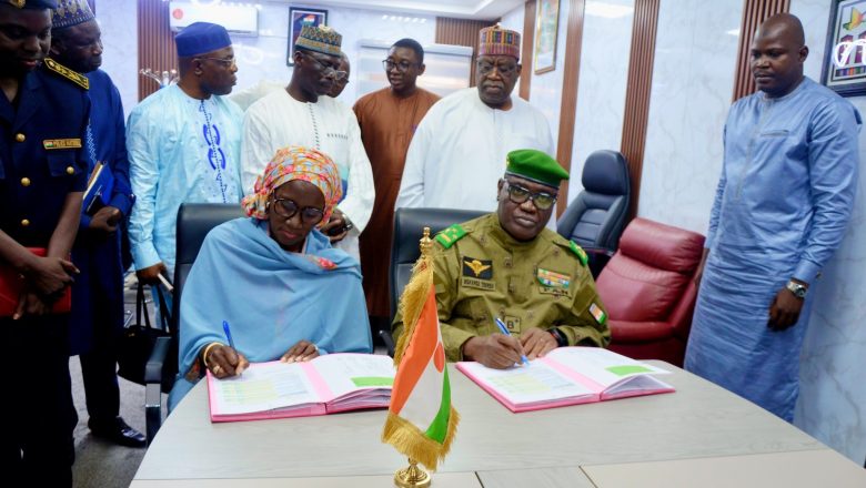 Protocole entre le PAM et le Niger pour la sécurité alimentaire : le gouvernement et le PAM renforcent leur partenariat pour lutter contre la faim et stabiliser les communautés vulnérables.