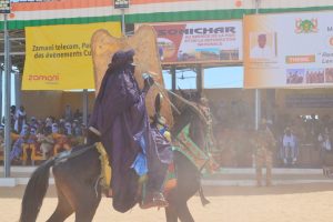 La 58ᵉ Cure Salée à Ingall a réuni ministres, sultans et artisans pour célébrer le patrimoine nomade. Un événement phare qui relance le tourisme culturel au Niger et réaffirme l’unité saharienne face aux défis du climat et de la sécurité.