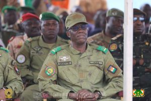 Le Président Tiani électrise Téra lors d’un meeting historique : bain de foule, promesses concrètes, relance des chantiers. Un tournant politique majeur dans la région de Tillabéri, entre ferveur populaire et engagement présidentiel.