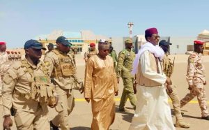 La 58ᵉ Cure Salée à Ingall a réuni ministres, sultans et artisans pour célébrer le patrimoine nomade. Un événement phare qui relance le tourisme culturel au Niger et réaffirme l’unité saharienne face aux défis du climat et de la sécurité.