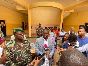 Le Ministre nigérien de la Communication, Adji Ali Salatou, a présidé la remise des prix du concours "Sarkin Waka" pour la musique urbaine, soulignant l'alliance entre culture, jeunesse créative et technologies numériques dans le cadre de la refondation nationale.