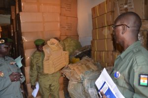  L'État du Niger finance sur fonds propres une dotation massive de la Police et de la Garde nationale. Camions, gilets, équipements : un pas vers plus d'efficacité.