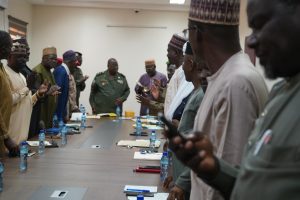 Le Ministre nigérien de l'Intérieur, le Général Mohamed Toumba, est honoré du prix de "Meilleur Ministre de l'Année" par l'Agence Émergence, une distinction saluant son engagement exemplaire dans la réforme sécuritaire et territoriale du pays.