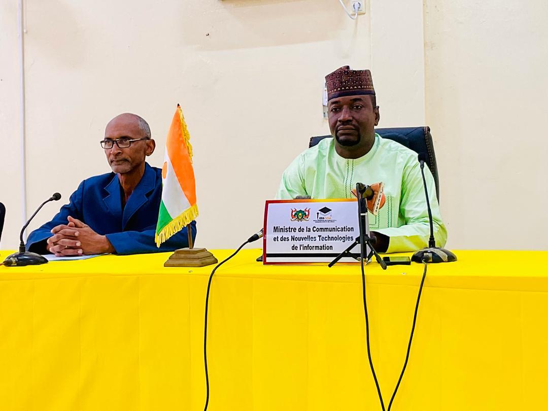 Niamey : Rentrée solennelle à l'ESSCOM. Le Ministre Adji Ali Salatou exhorte les étudiants à devenir "levier de développement national" et à contrer la désinformation. Enjeux et ambitions.