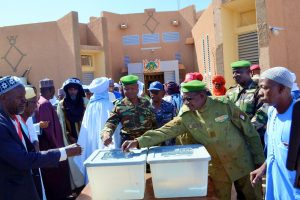 À Agadez, le Niger lance officiellement le Fonds de Solidarité pour la Sauvegarde de la Patrie (FSSP), avec l’appel “100 F pour l’avenir”. Une mobilisation citoyenne massive soutient l’armée face aux menaces sécuritaires dans le Sahel.