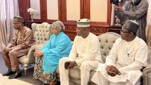 Le Niger et la FAO renforcent leur coopération pour faire face aux défis alimentaires du Sahel. À Niamey, une rencontre diplomatique entre Bakary Yaou Sangaré et Alhassan Cissé ouvre la voie à de nouvelles perspectives de développement rural et de résilience climatique.