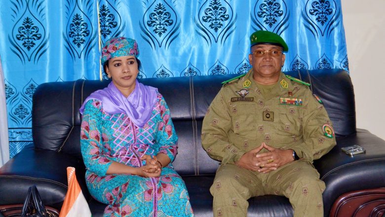 La ministre du Tourisme a effectué une visite de terrain à Agadez et Iférouane en vue de la 17ᵉ édition du Festival de l’Aïr. Objectif : mobiliser les acteurs locaux autour d’une organisation exemplaire et promouvoir le tourisme durable dans le Nord nigérien.